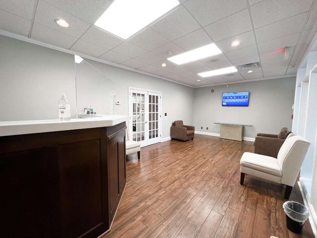 Another reception area view in Jeffrey J. Tibbs DDS PA